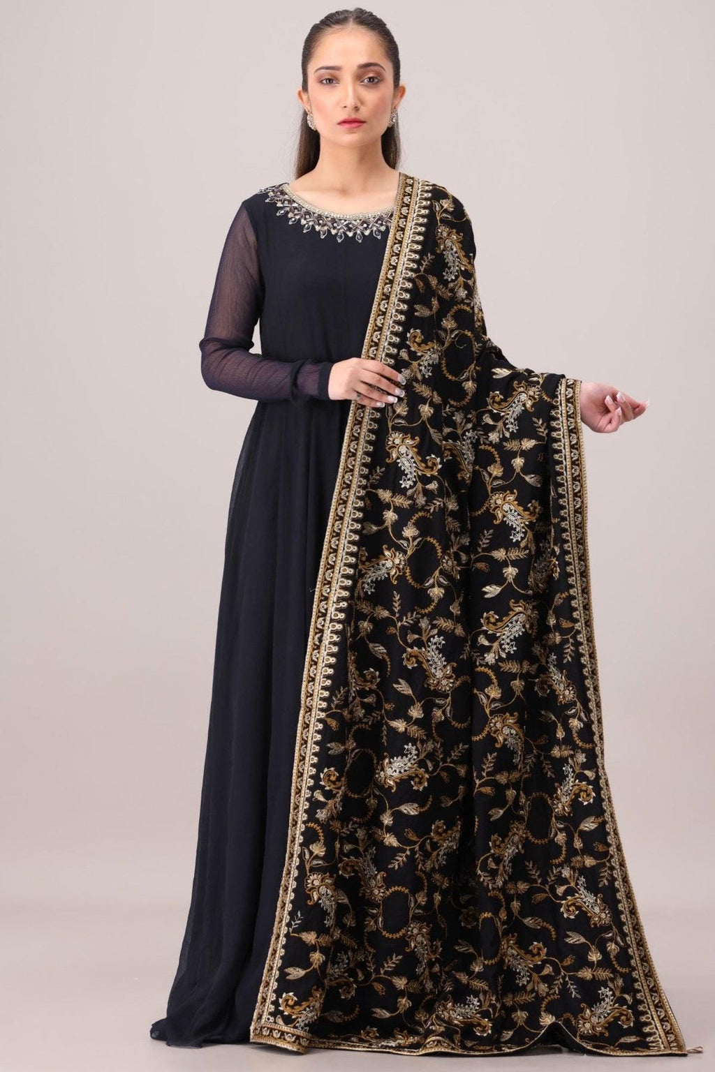 Embroidered dhanak Black Kashmiri Shawl: Indian Festive Wear