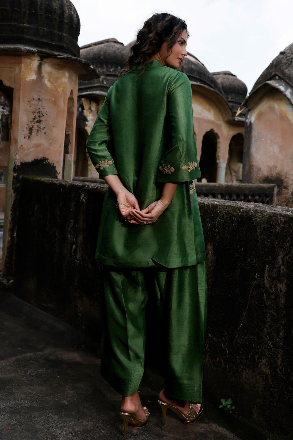 Green Raw Silk Farshi Shalwar Kameez: Indian Wedding Outfit with Organza Dupatta
