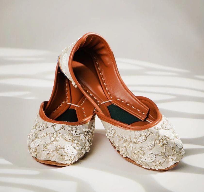 Handmade Ivory Silk Jutti, Daisy Pearls, Punjabi Mojari Flats