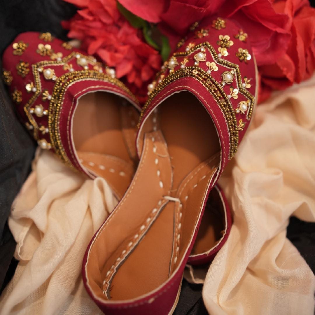 Handcrafted Red Bridal Jutti: Embroidered Lahori Khussa Shoes