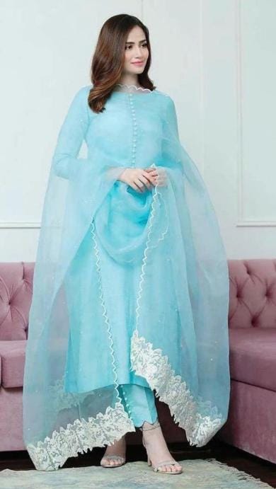 Handmade Silk Kurta Pant Set: Embroidered Organza Dupatta, Party Wear