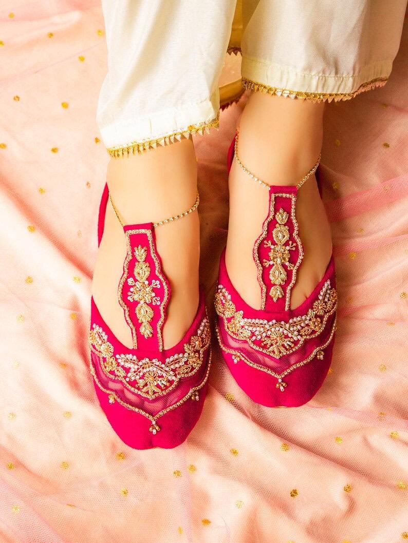 Pink Kamdani Silk Dupatta & Khussa Set: Pakistani/Indian Handwork