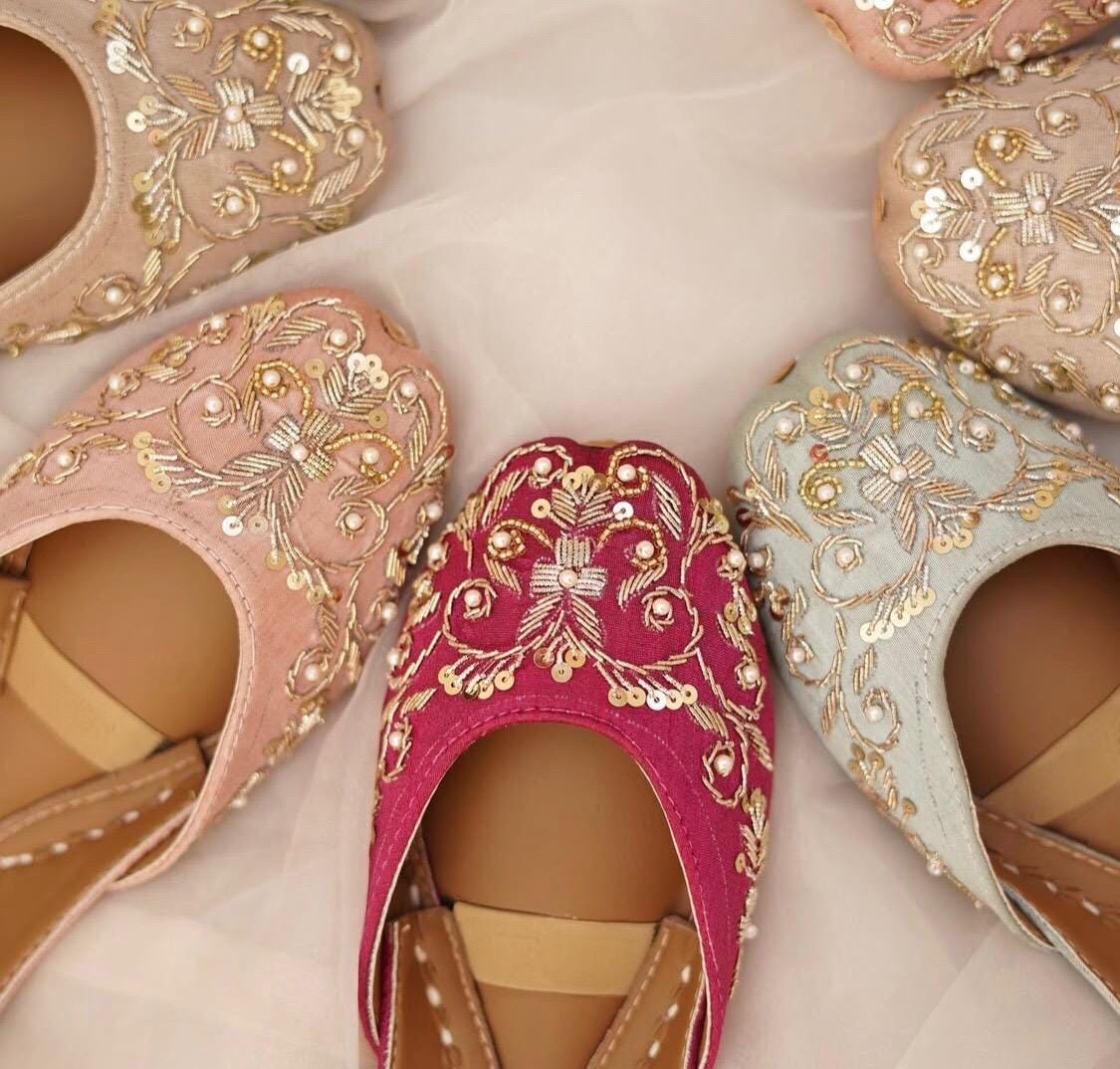 Embroidered Velvet Khussa Shoes – Punjabi Jutti, Ethnic Wedding Flats