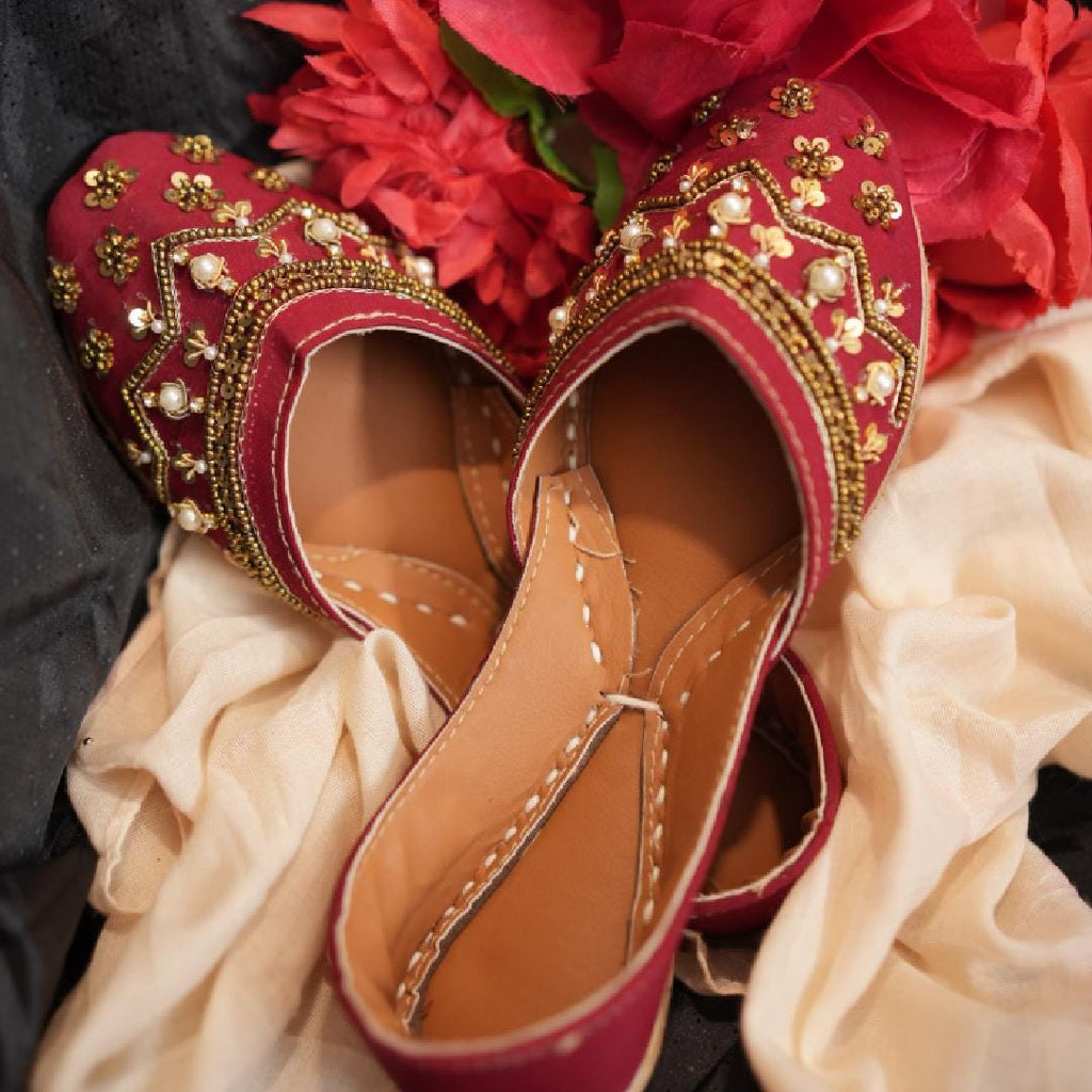 Handcrafted Red Bridal Jutti: Embroidered Lahori Khussa Shoes