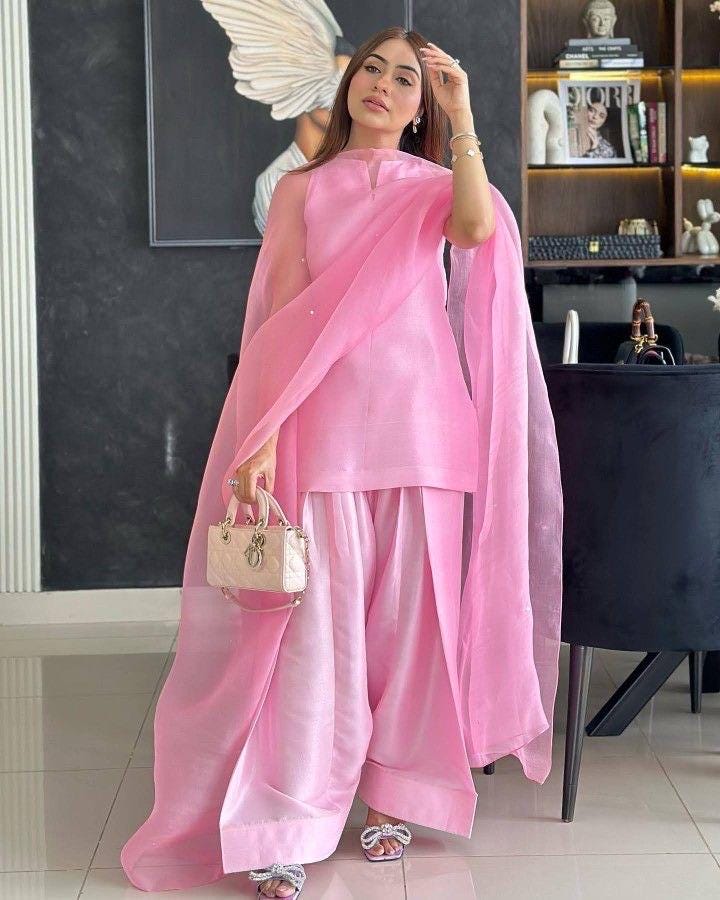 Silk Farshi Shalwar Kameez: Indian Wedding Outfit with Organza Dupatta