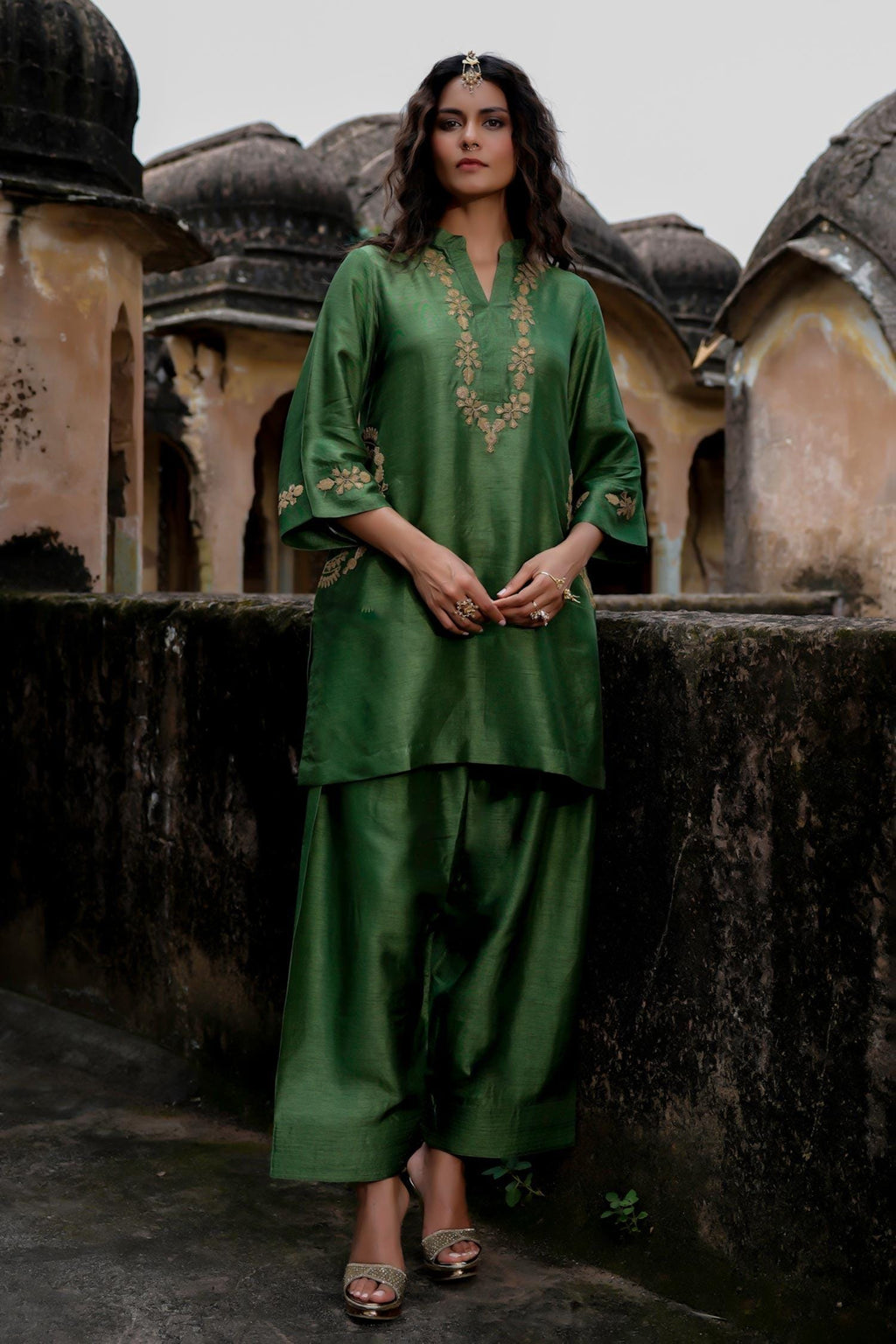 Green Raw Silk Farshi Shalwar Kameez: Indian Wedding Outfit with Organza Dupatta