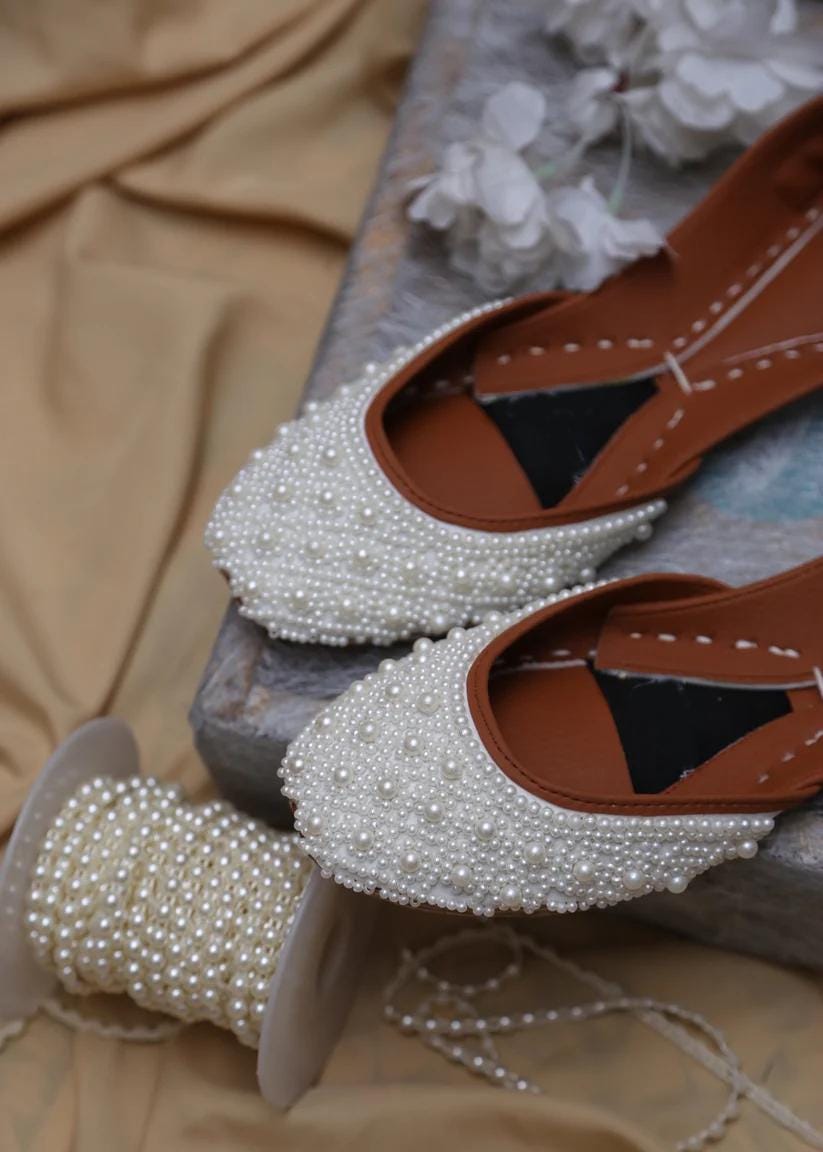 Handmade Pearl Bridal Jutti – White Wedding Flats, Ethnic Mojari