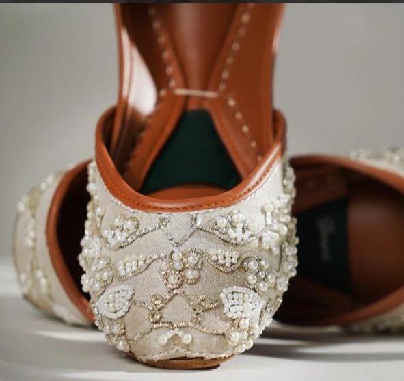 Handmade Ivory Silk Jutti, Daisy Pearls, Punjabi Mojari Flats