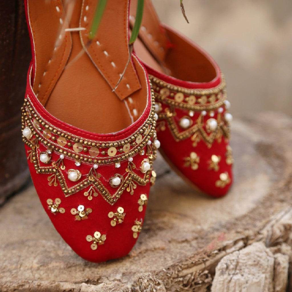 Handcrafted Red Bridal Jutti: Embroidered Lahori Khussa Shoes
