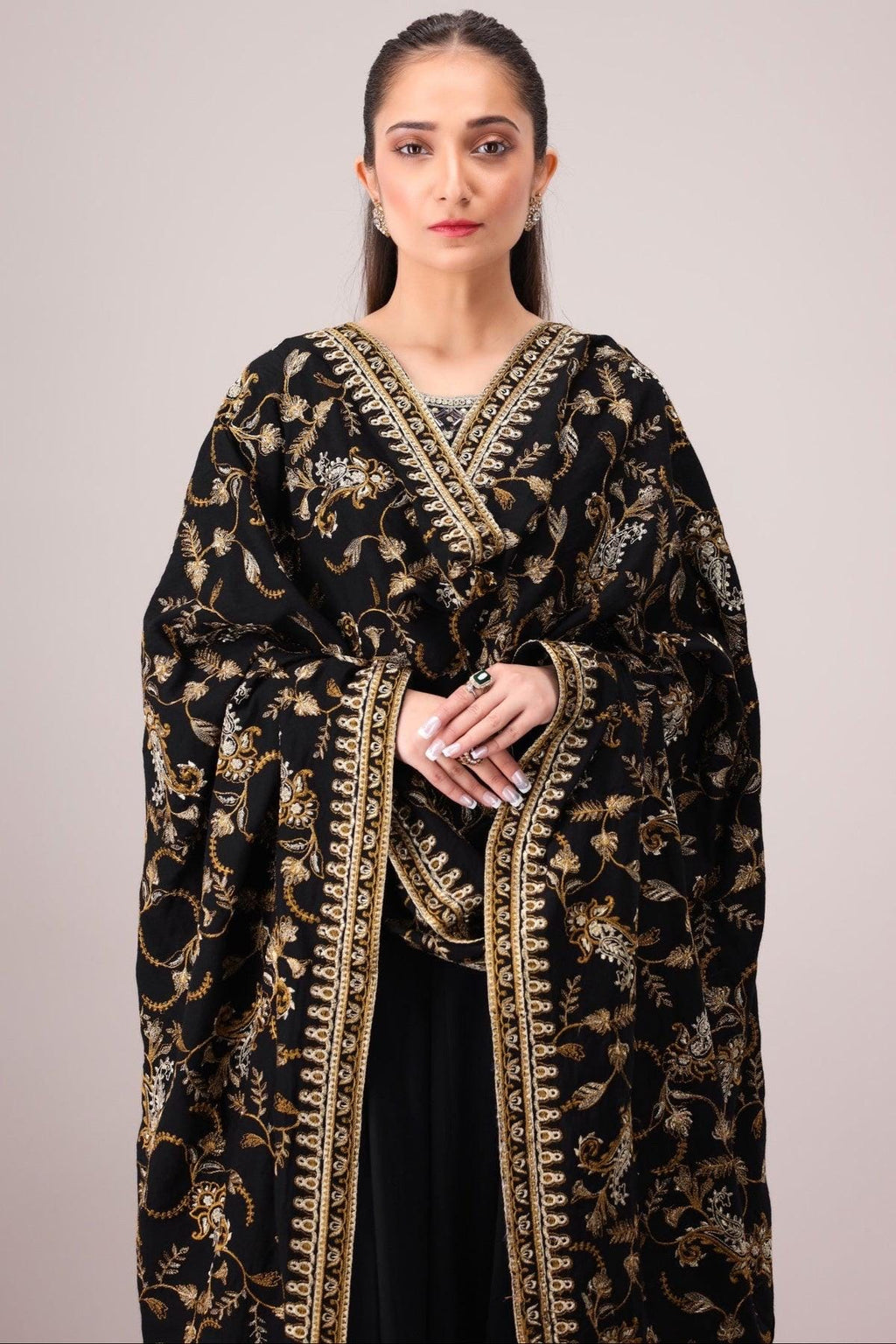 Embroidered dhanak Black Kashmiri Shawl: Indian Festive Wear