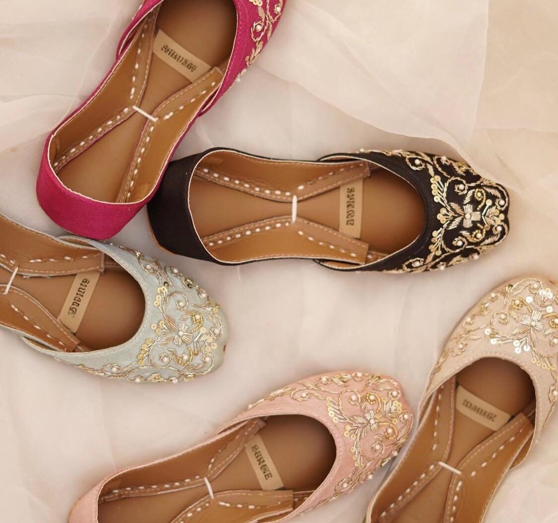 Embroidered Velvet Khussa Shoes – Punjabi Jutti, Ethnic Wedding Flats