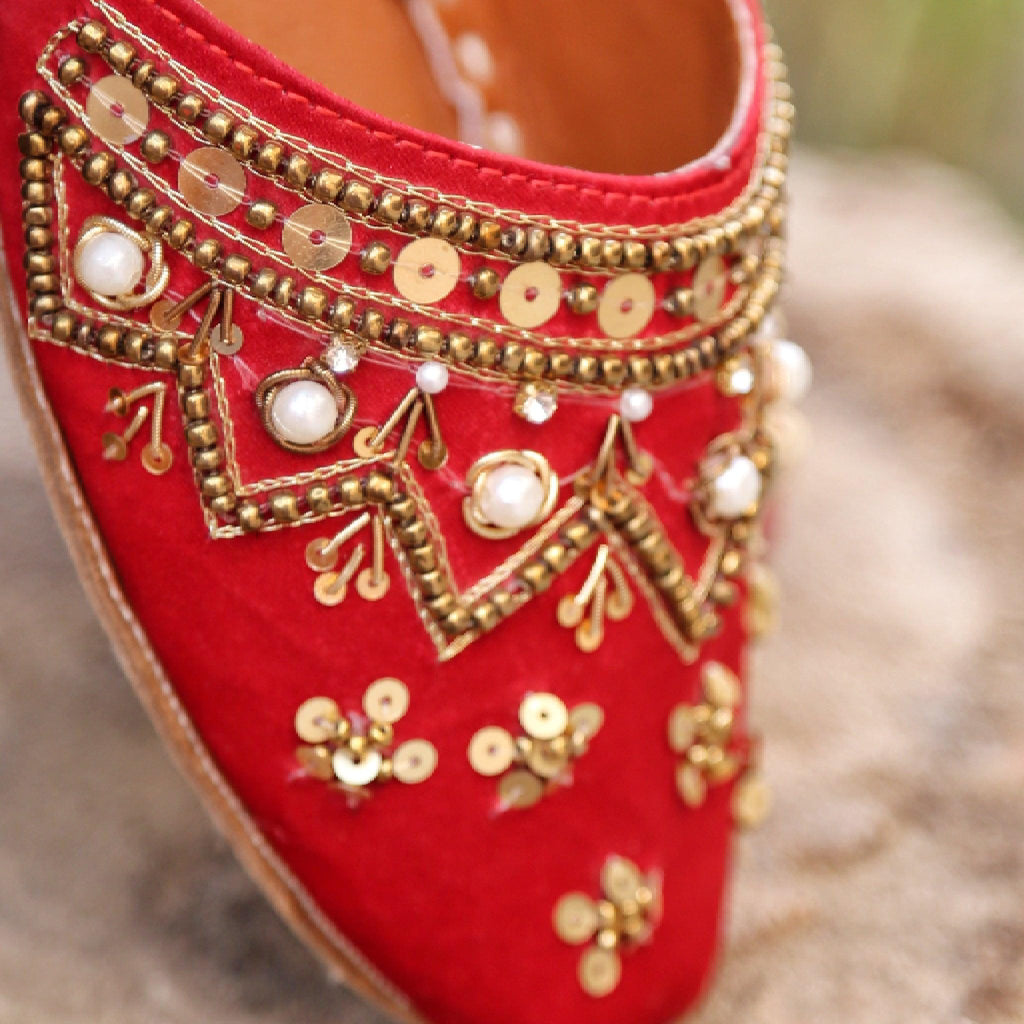 Handcrafted Red Bridal Jutti: Embroidered Lahori Khussa Shoes