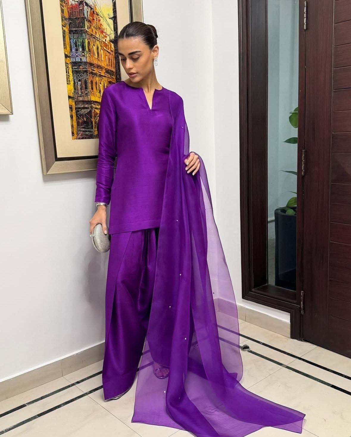 Silk Farshi Shalwar Kameez: Indian Wedding Outfit with Organza Dupatta