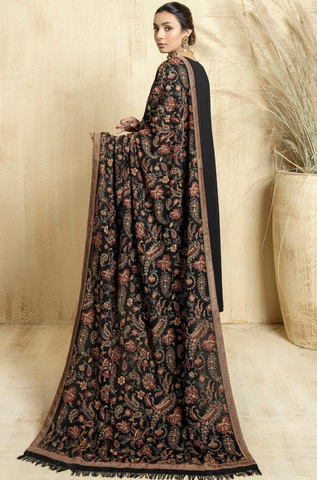 Black Embroidered Karandi Shawl: Kashmiri Thread Work Winter Duppata
