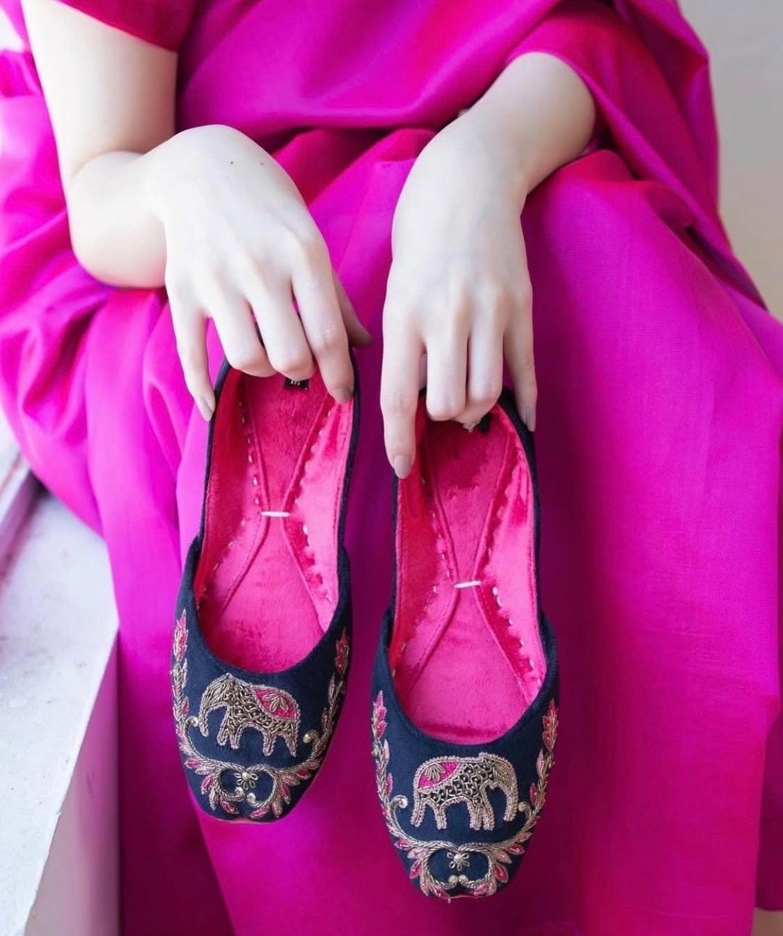 Handmade Embroidered Leather Jutti | Pakistani Khussa Flats