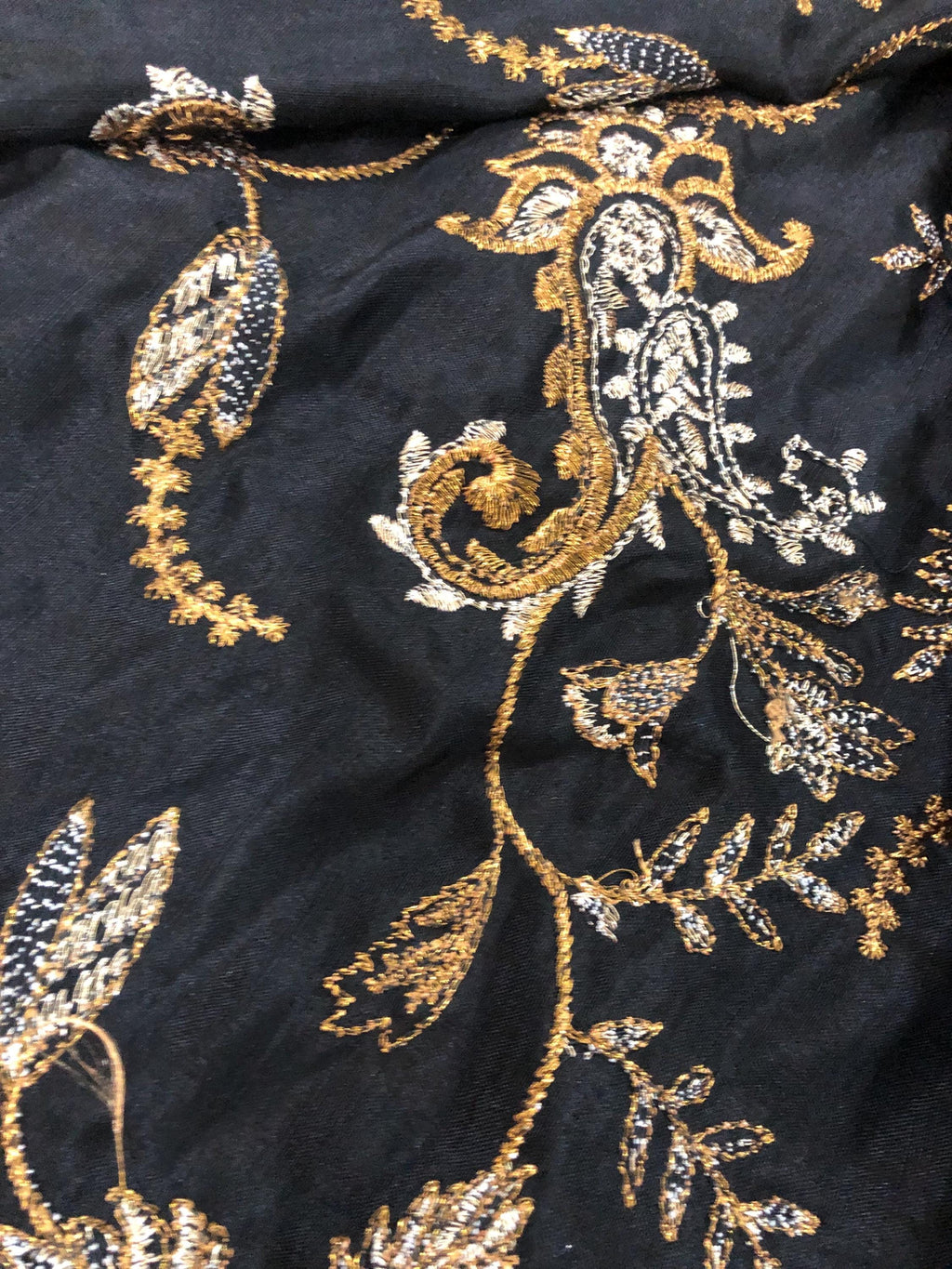 Embroidered Black dhanak Kashmiri Shawl: Indian Festive Wear