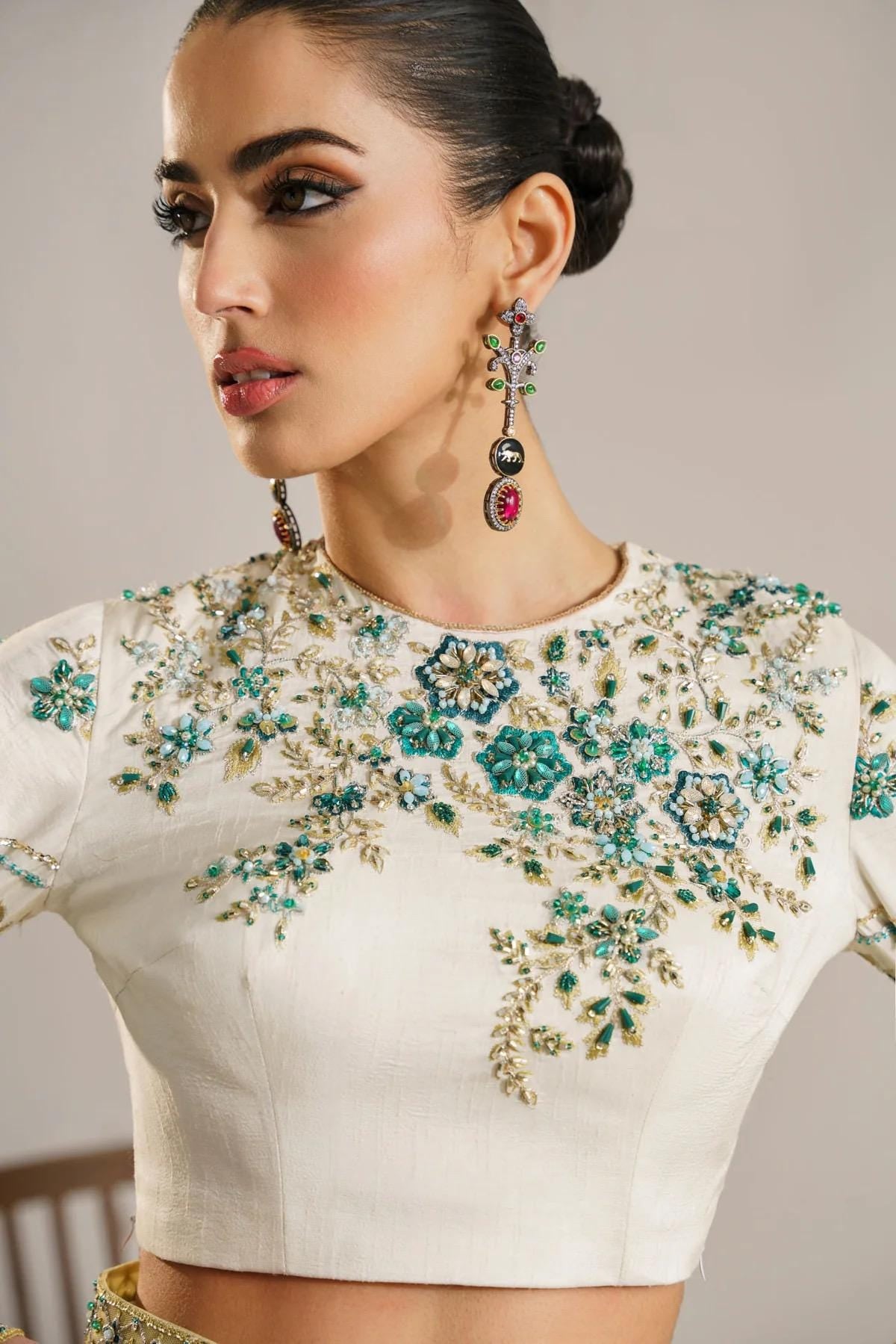 Embroidered White Saree: Indian Wedding Silk Party Wear